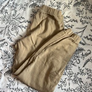 brandy melville sweatpants tan/cream